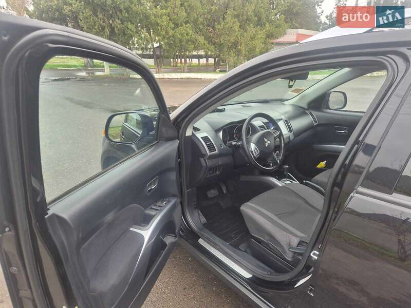 Внедорожник / Кроссовер Mitsubishi Outlander XL 2008 в Измаиле фото 14 Внедорожник / Кроссовер Mitsubishi Outlander XL 2008 в Измаиле