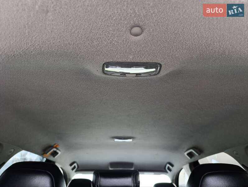 Позашляховик / Кросовер Mitsubishi Outlander XL 2010 в Теофіполі