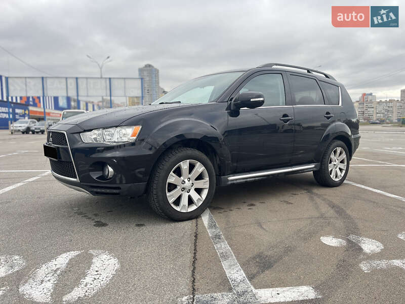 Mitsubishi Outlander XL 2011