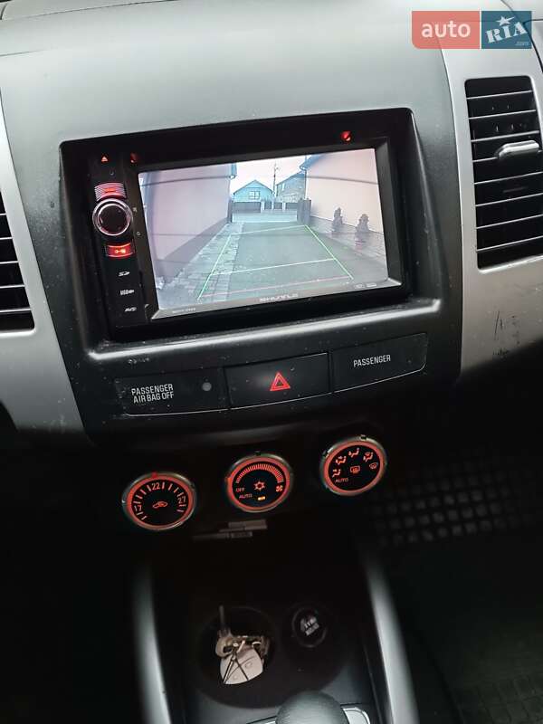 Внедорожник / Кроссовер Mitsubishi Outlander XL 2008 в Ужгороде фото 4 Внедорожник / Кроссовер Mitsubishi Outlander XL 2008 в Ужгороде