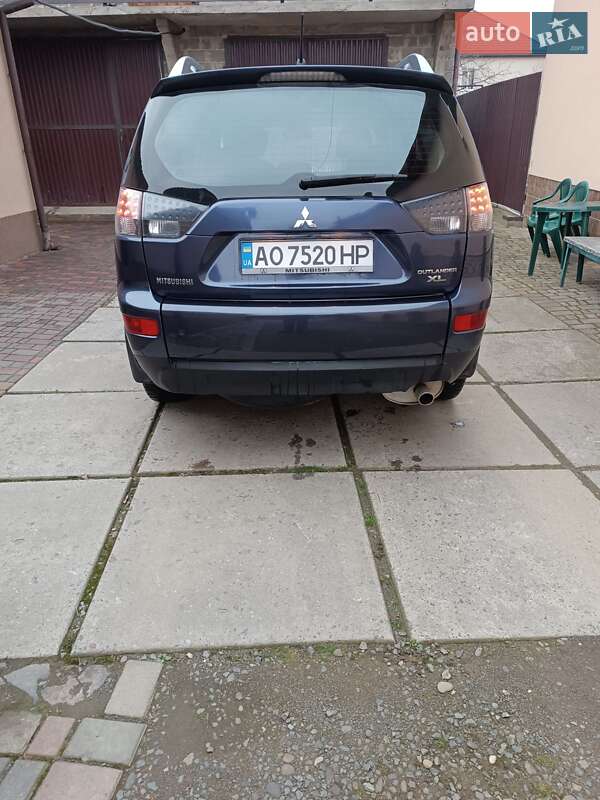 Внедорожник / Кроссовер Mitsubishi Outlander XL 2008 в Ужгороде фото 2 Внедорожник / Кроссовер Mitsubishi Outlander XL 2008 в Ужгороде