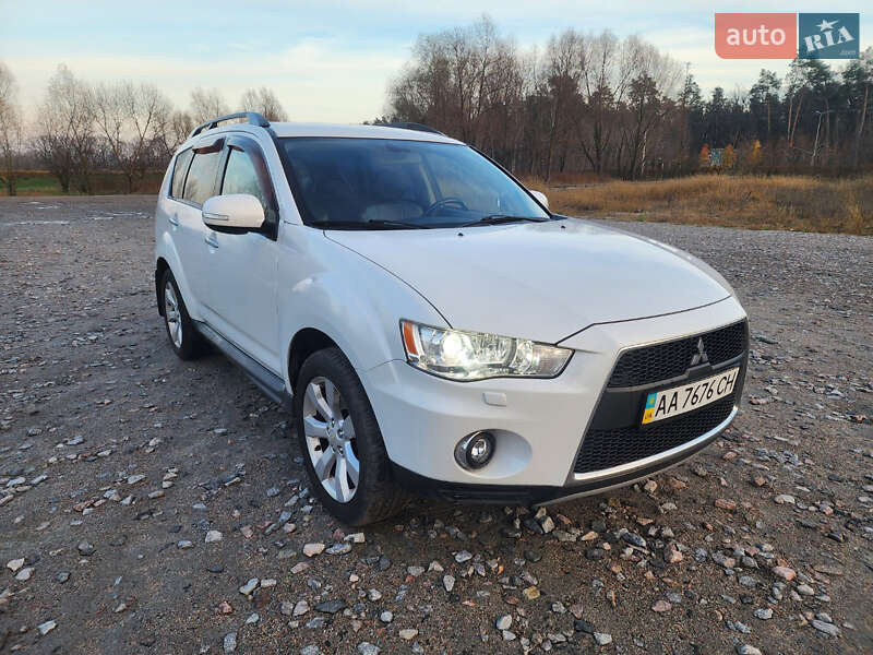 Внедорожник / Кроссовер Mitsubishi Outlander XL 2011 в Буче фото 5 Внедорожник / Кроссовер Mitsubishi Outlander XL 2011 в Буче
