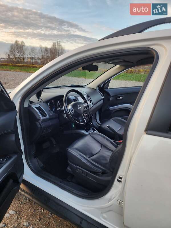 Внедорожник / Кроссовер Mitsubishi Outlander XL 2011 в Буче фото 21 Внедорожник / Кроссовер Mitsubishi Outlander XL 2011 в Буче