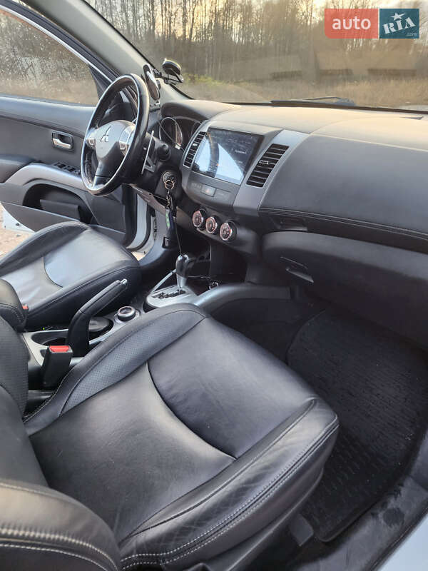 Внедорожник / Кроссовер Mitsubishi Outlander XL 2011 в Буче фото 23 Внедорожник / Кроссовер Mitsubishi Outlander XL 2011 в Буче
