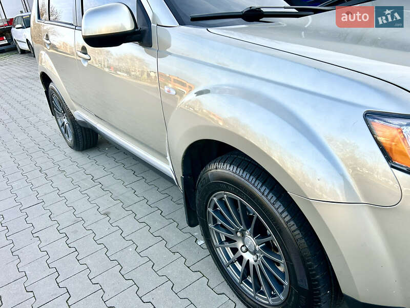 Внедорожник / Кроссовер Mitsubishi Outlander XL 2008 в Белой Церкви