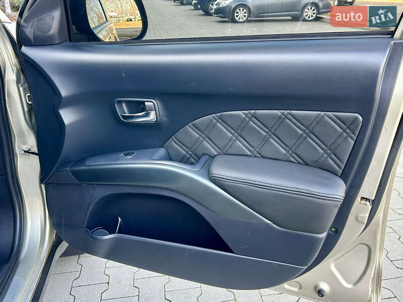 Внедорожник / Кроссовер Mitsubishi Outlander XL 2008 в Белой Церкви