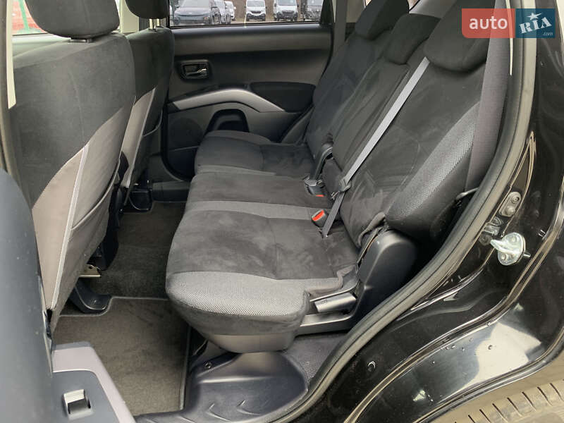 Позашляховик / Кросовер Mitsubishi Outlander XL 2009 в Бердичеві фото 27 Позашляховик / Кросовер Mitsubishi Outlander XL 2009 в Бердичеві