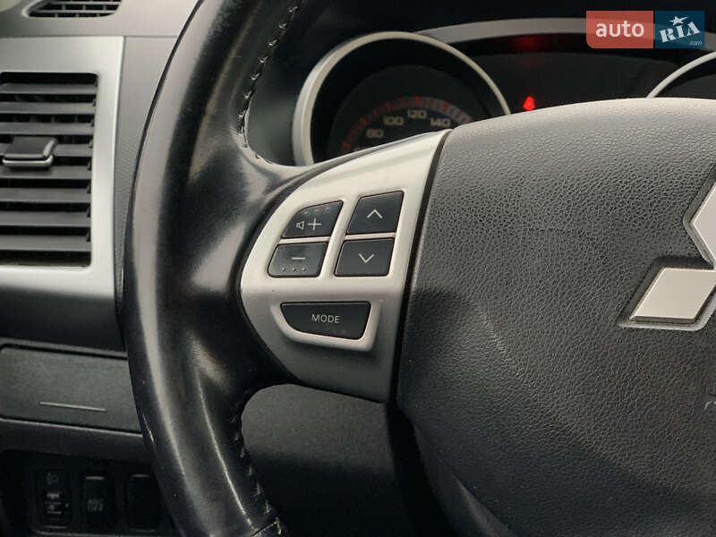 Позашляховик / Кросовер Mitsubishi Outlander XL 2009 в Бердичеві фото 43 Позашляховик / Кросовер Mitsubishi Outlander XL 2009 в Бердичеві