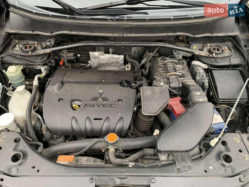 Позашляховик / Кросовер Mitsubishi Outlander XL 2009 в Бердичеві фото 51 Позашляховик / Кросовер Mitsubishi Outlander XL 2009 в Бердичеві