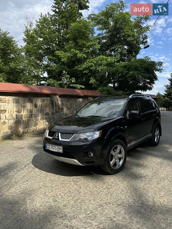 Позашляховик / Кросовер Mitsubishi Outlander XL 2007 в Чернівцях