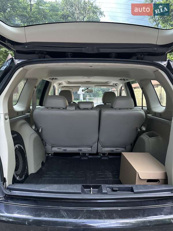 Позашляховик / Кросовер Mitsubishi Outlander XL 2007 в Чернівцях