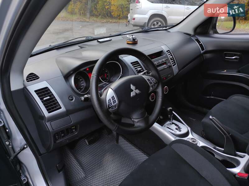 Внедорожник / Кроссовер Mitsubishi Outlander XL 2007 в Хмельницком