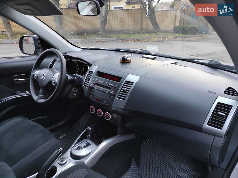 Внедорожник / Кроссовер Mitsubishi Outlander XL 2007 в Хмельницком