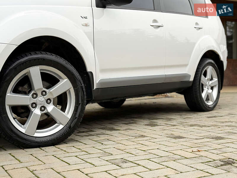 Внедорожник / Кроссовер Mitsubishi Outlander XL 2008 в Харькове