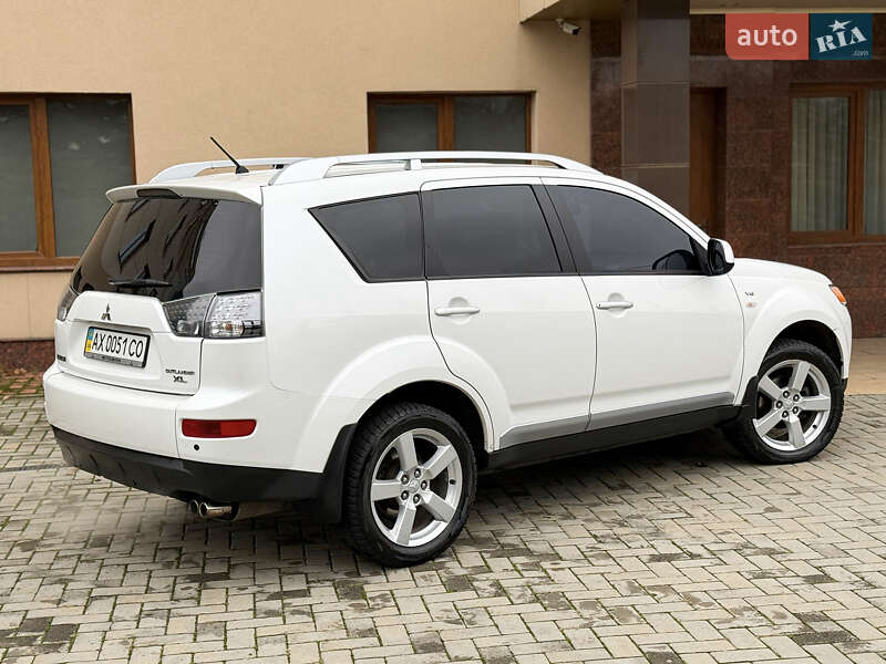 Внедорожник / Кроссовер Mitsubishi Outlander XL 2008 в Харькове