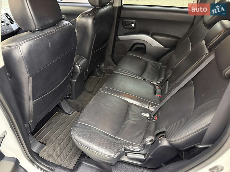 Внедорожник / Кроссовер Mitsubishi Outlander XL 2008 в Харькове