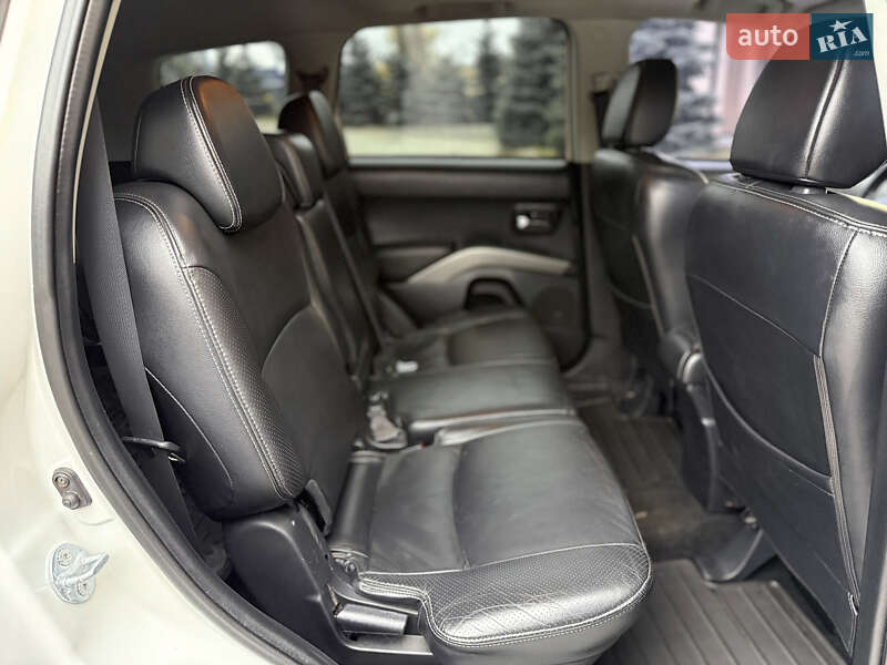 Внедорожник / Кроссовер Mitsubishi Outlander XL 2008 в Харькове