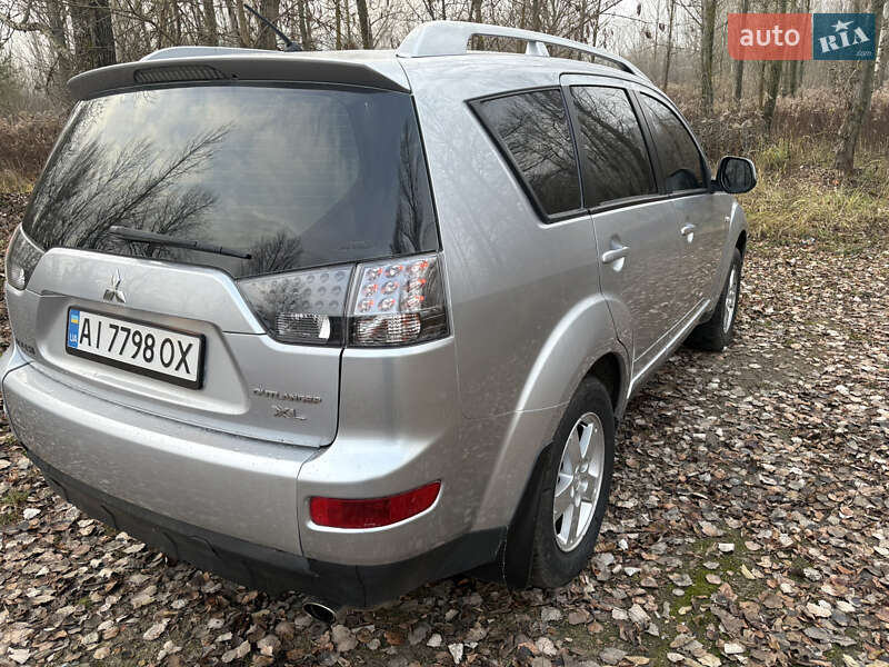 Внедорожник / Кроссовер Mitsubishi Outlander XL 2008 в Киеве