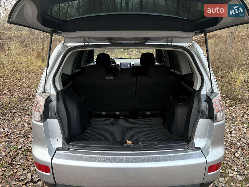 Внедорожник / Кроссовер Mitsubishi Outlander XL 2008 в Киеве