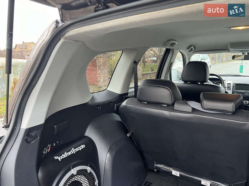 Внедорожник / Кроссовер Mitsubishi Outlander XL 2011 в Луцке