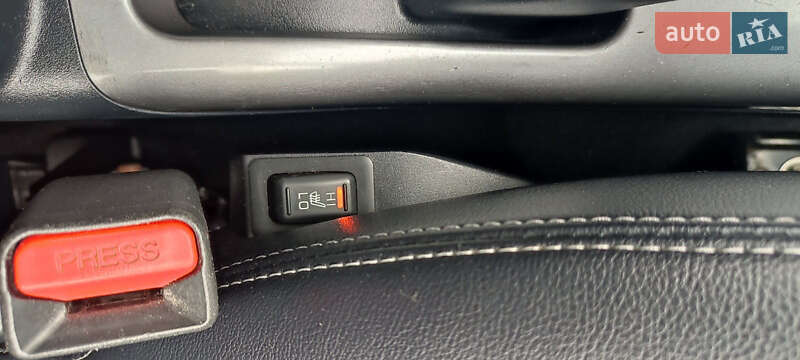 Внедорожник / Кроссовер Mitsubishi Outlander XL 2011 в Луцке