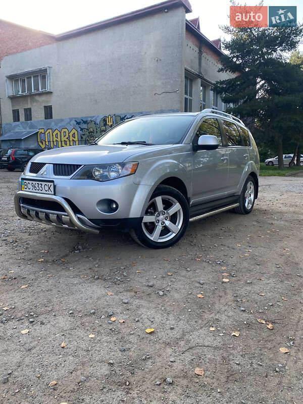 Внедорожник / Кроссовер Mitsubishi Outlander XL 2009 в Дрогобыче фото 16 Внедорожник / Кроссовер Mitsubishi Outlander XL 2009 в Дрогобыче