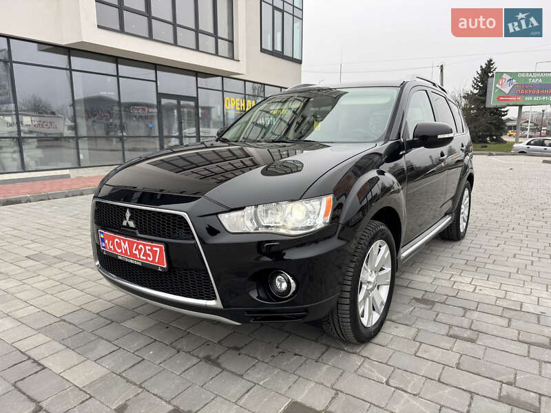 Позашляховик / Кросовер Mitsubishi Outlander XL 2011 в Івано-Франківську