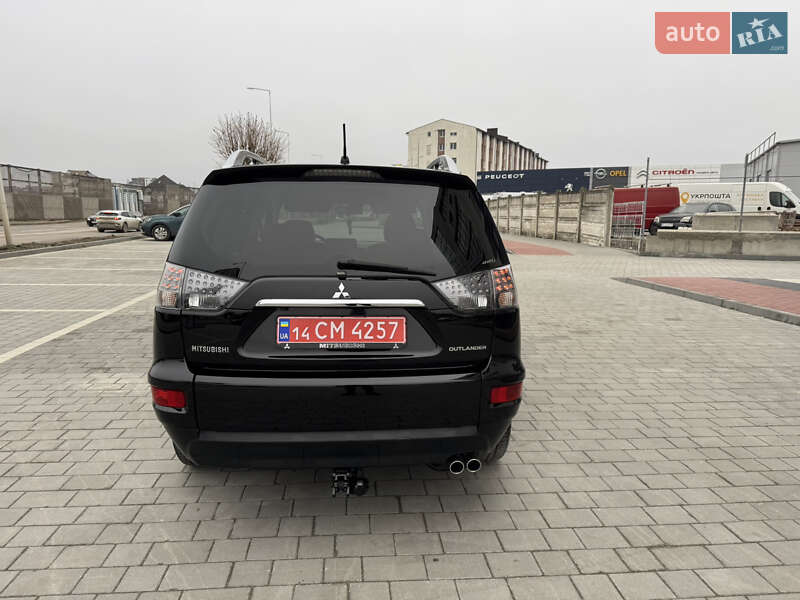 Позашляховик / Кросовер Mitsubishi Outlander XL 2011 в Івано-Франківську