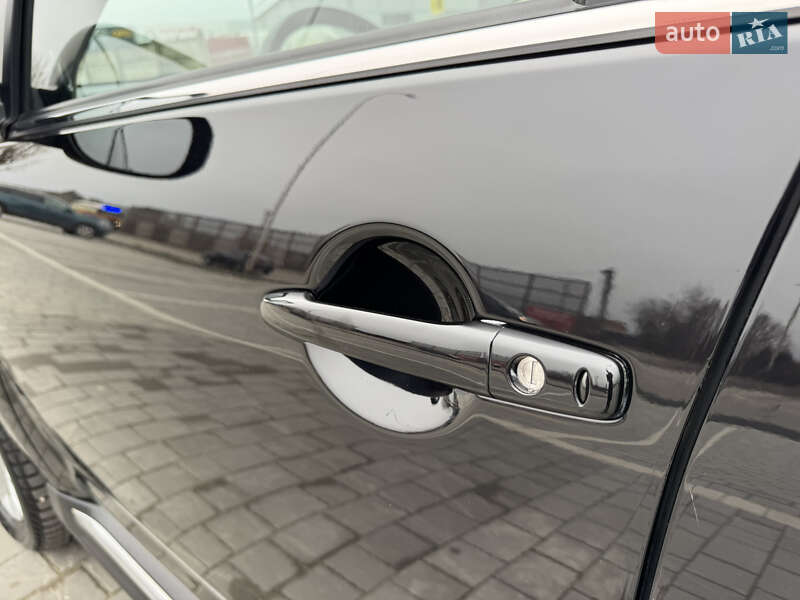 Позашляховик / Кросовер Mitsubishi Outlander XL 2011 в Івано-Франківську