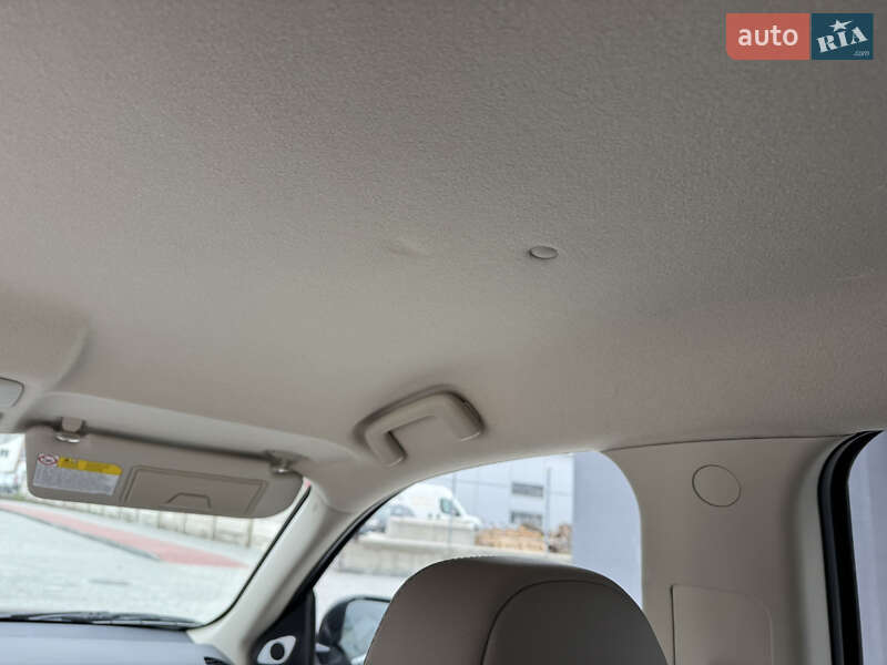 Позашляховик / Кросовер Mitsubishi Outlander XL 2011 в Івано-Франківську