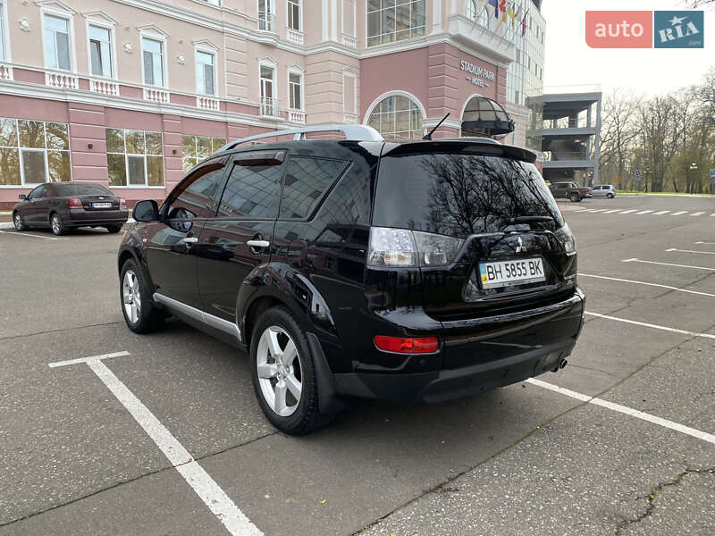 Позашляховик / Кросовер Mitsubishi Outlander XL 2008 в Одесі