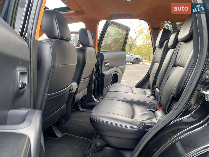 Позашляховик / Кросовер Mitsubishi Outlander XL 2008 в Одесі