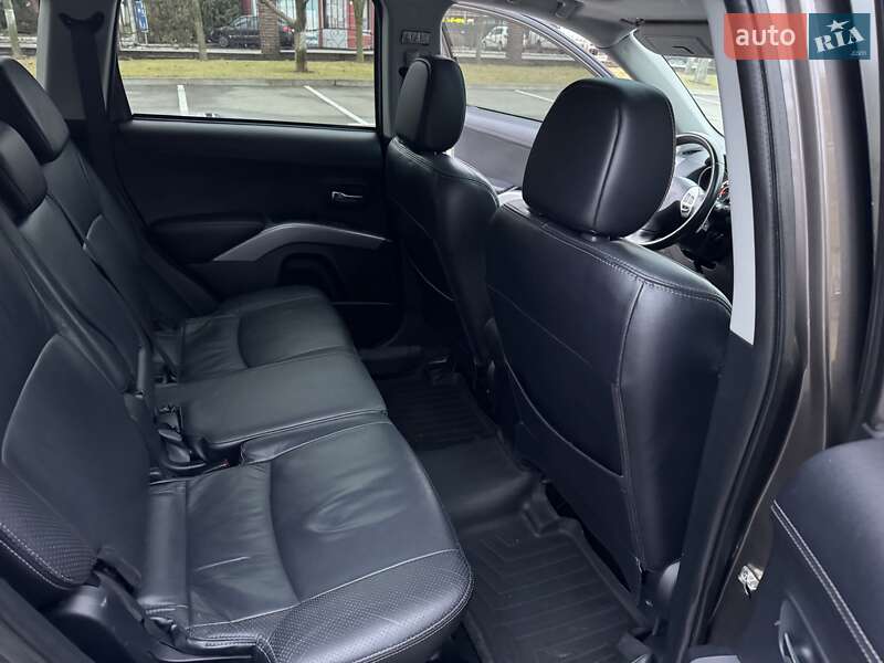 Внедорожник / Кроссовер Mitsubishi Outlander XL 2011 в Киеве