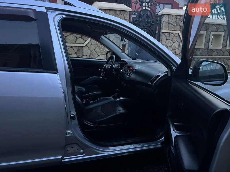 Внедорожник / Кроссовер Mitsubishi Outlander XL 2007 в Черновцах