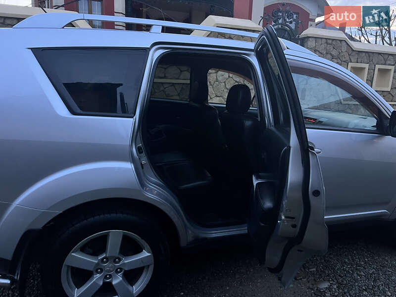 Внедорожник / Кроссовер Mitsubishi Outlander XL 2007 в Черновцах