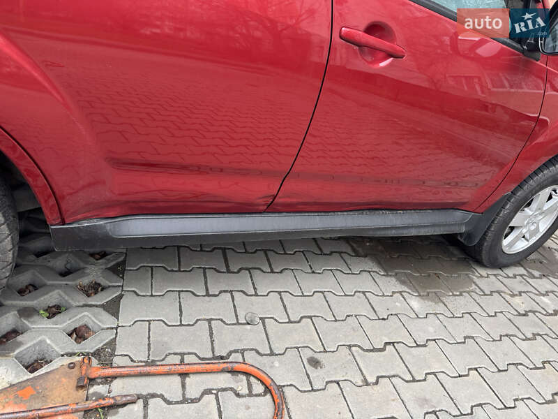 Внедорожник / Кроссовер Mitsubishi Outlander XL 2011 в Ивано-Франковске