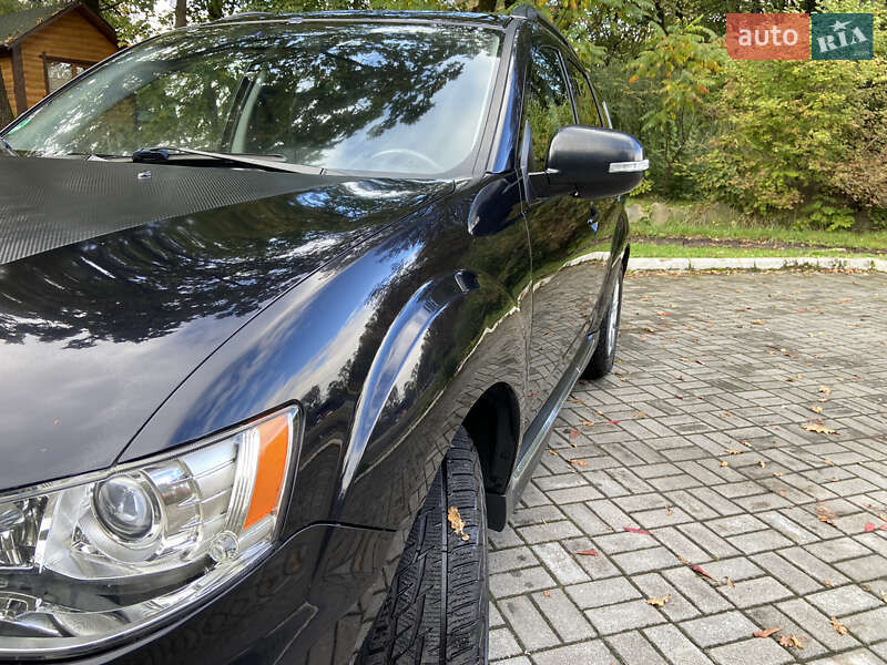 Позашляховик / Кросовер Mitsubishi Outlander XL 2011 в Дрогобичі