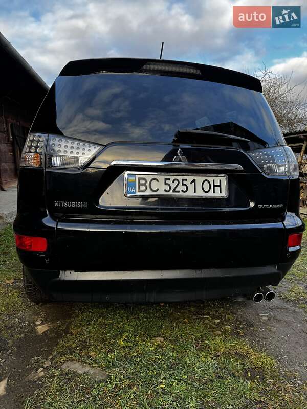 Внедорожник / Кроссовер Mitsubishi Outlander XL 2010 в Труханове