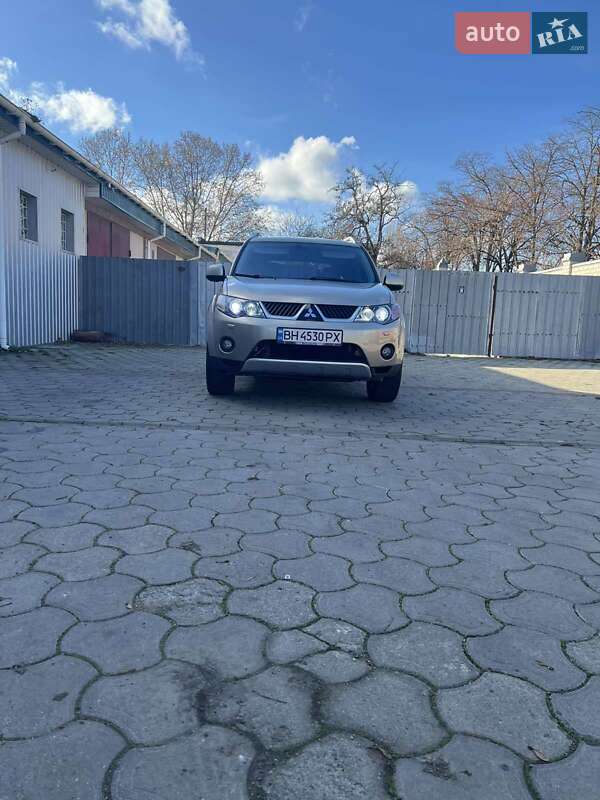 Внедорожник / Кроссовер Mitsubishi Outlander XL 2008 в Херсоне фото 7 Внедорожник / Кроссовер Mitsubishi Outlander XL 2008 в Херсоне