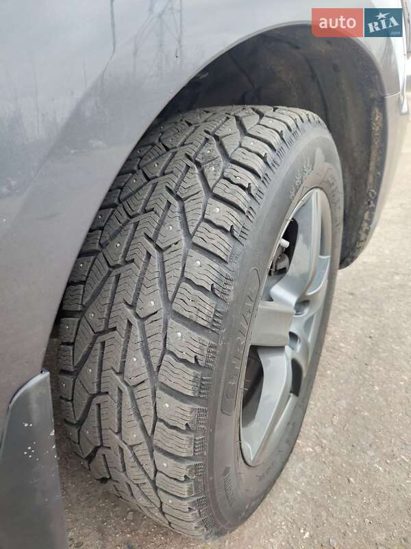 Внедорожник / Кроссовер Mitsubishi Outlander XL 2010 в Краснограде