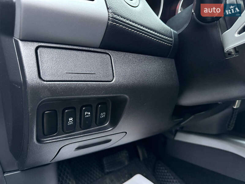 Внедорожник / Кроссовер Mitsubishi Outlander XL 2011 в Запорожье