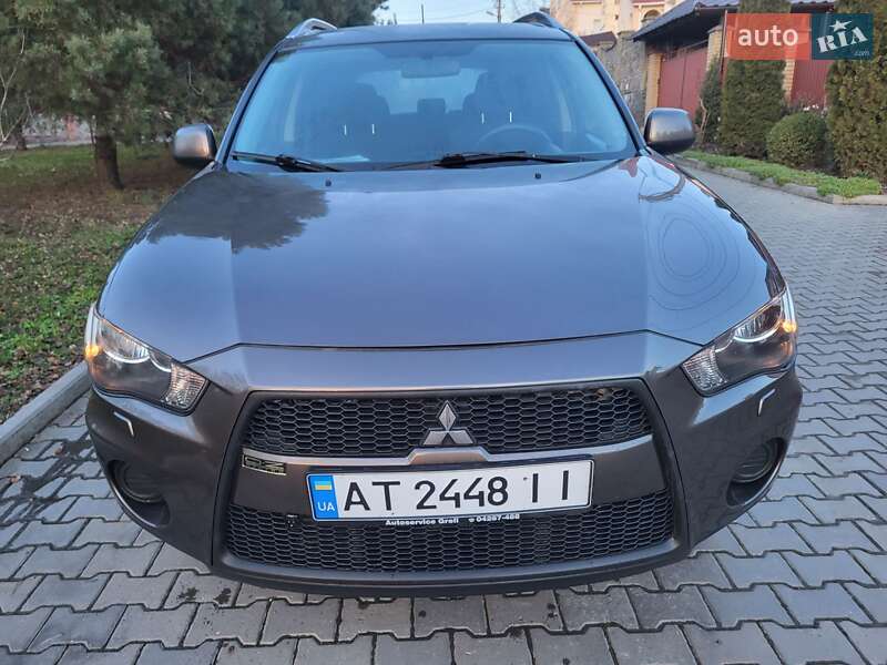 Внедорожник / Кроссовер Mitsubishi Outlander XL 2010 в Хмельницком