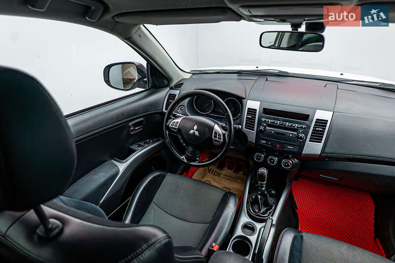Внедорожник / Кроссовер Mitsubishi Outlander XL 2010 в Киеве фото 11 Внедорожник / Кроссовер Mitsubishi Outlander XL 2010 в Киеве