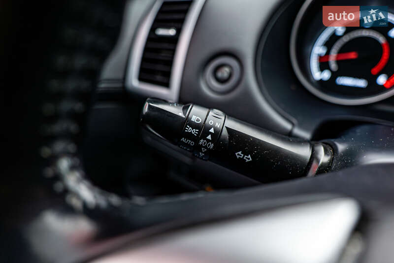 Внедорожник / Кроссовер Mitsubishi Outlander XL 2010 в Киеве фото 14 Внедорожник / Кроссовер Mitsubishi Outlander XL 2010 в Киеве