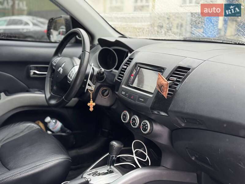 Позашляховик / Кросовер Mitsubishi Outlander XL 2008 в Одесі фото 12 Позашляховик / Кросовер Mitsubishi Outlander XL 2008 в Одесі