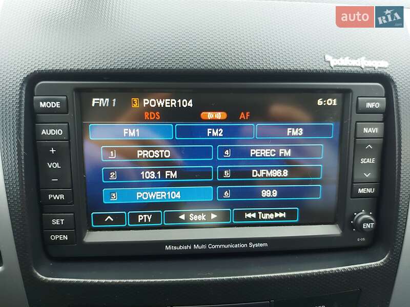 Внедорожник / Кроссовер Mitsubishi Outlander XL 2011 в Ирпене