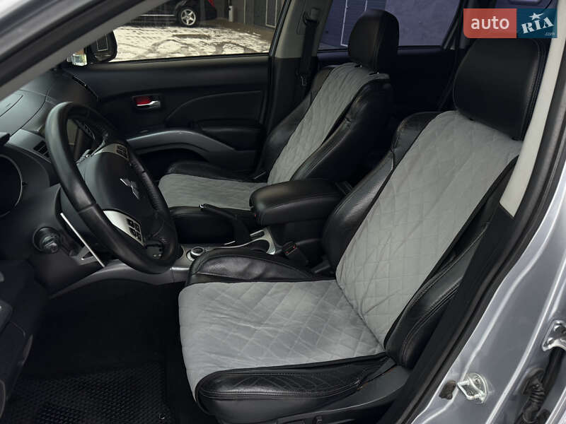 Внедорожник / Кроссовер Mitsubishi Outlander XL 2007 в Киеве