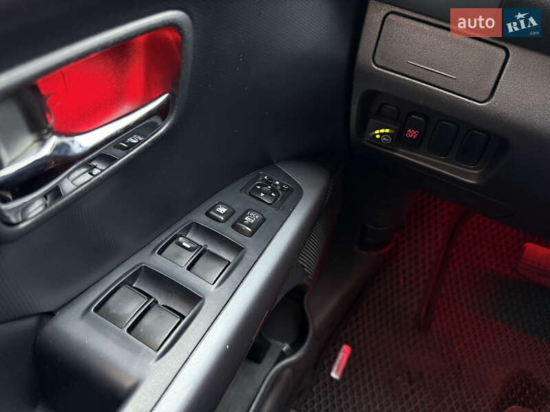 Внедорожник / Кроссовер Mitsubishi Outlander XL 2007 в Киеве