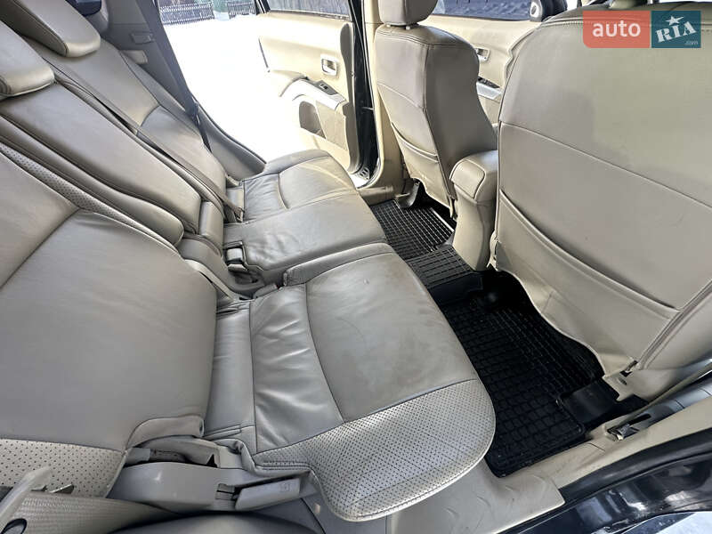 Внедорожник / Кроссовер Mitsubishi Outlander XL 2007 в Лебедине