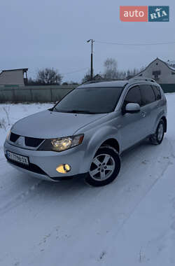 Позашляховик / Кросовер Mitsubishi Outlander XL 2008 в Броварах
